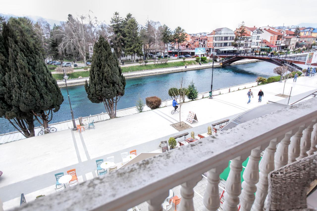 Art Theatre Caffe Hotel Struga Zewnętrze zdjęcie